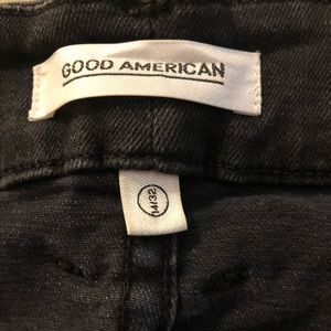 Good American cropped straight leg jean